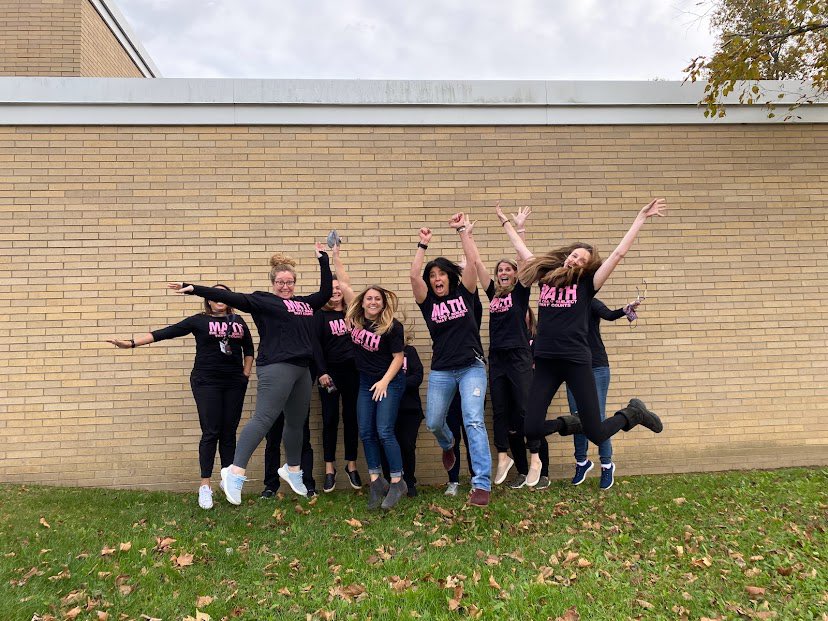 MissKalaka_'s tweet photo. “MATH- the only subject that counts” ✏️➕➖✖️➗📓 #myersmath #mathdepartment @MyersTigersRoar @WCSDEmpowers https://t.co/928MoPvFEh