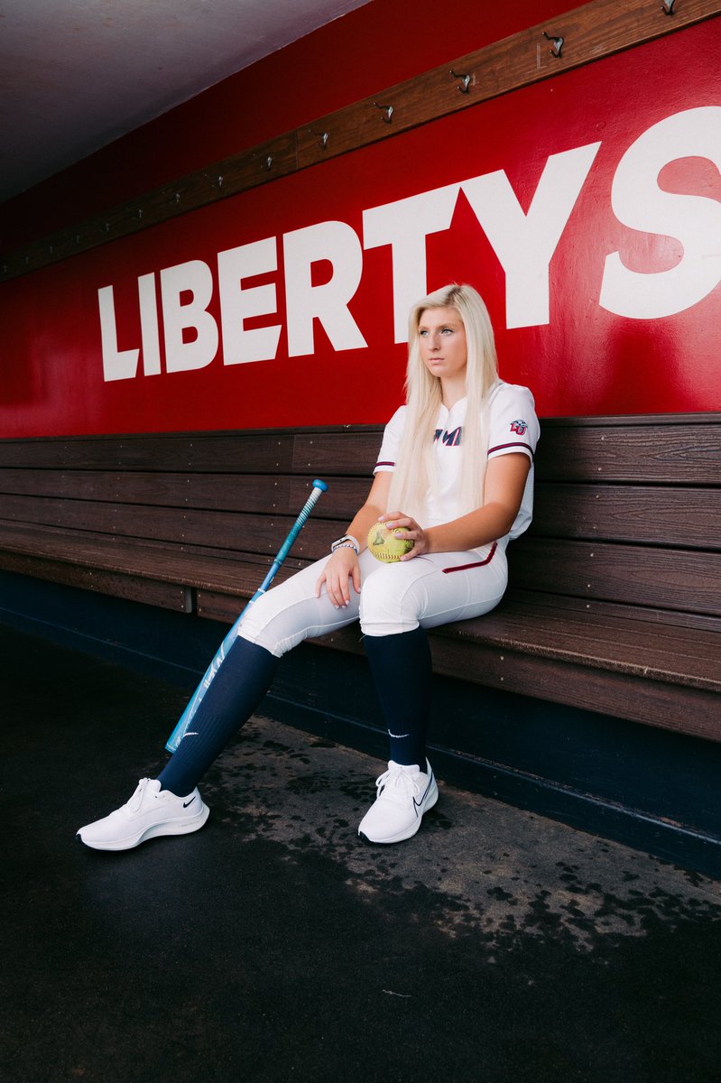 haileydeter27's tweet photo. TODAY is Liberty University’s giving day! Our team has a goal of 100 $10 donations per player 🔥❤️‍🔥 If our team ends with the most donors we get a matching $10,000 award from the athletic department! Every email address counts as a donation! https://t.co/CLzotj6DwS https://t.co/5n2JTuPp0H