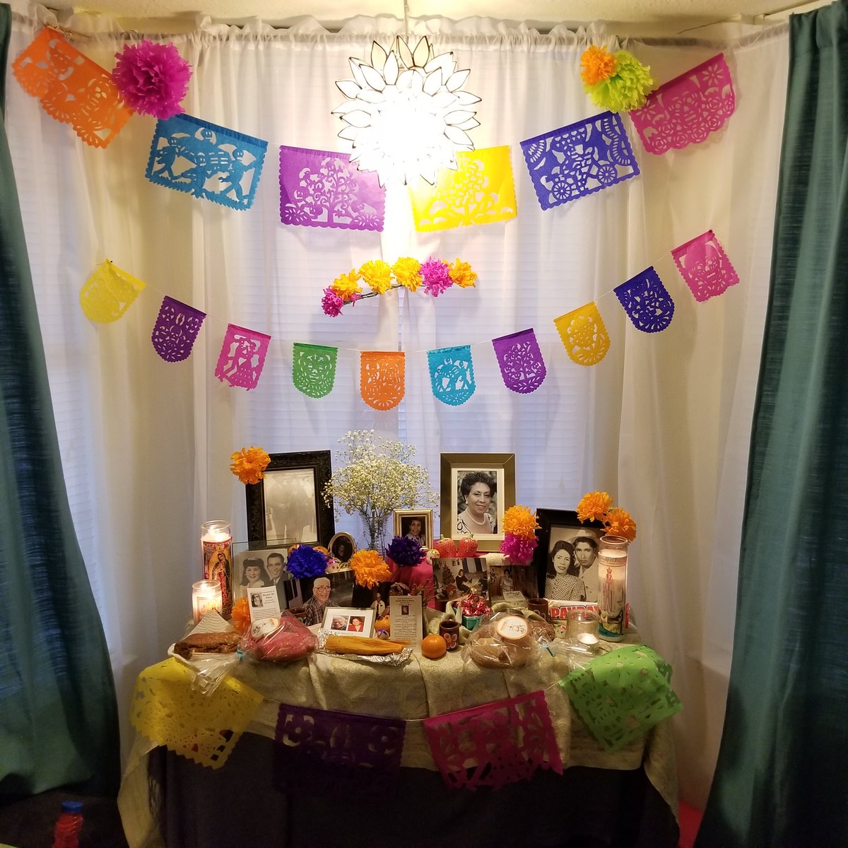 reginap_vp's tweet image. First time.💀💐🕯 #DiaDeLosMuertos  Thanks for suggesting we do this @mkprz