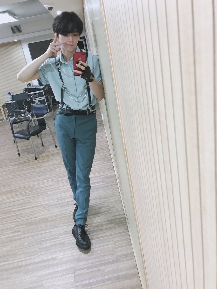 vericrazy_'s tweet photo. ㅤ・ 🎧 [ 𝗵𝘁𝘁𝗽𝘀: // 𝘃𝗲𝗿𝗶 ⠀𓍼⠀ crɑzy ❫ ᠉ #ROWAN plɑylist.
¿Yo? El más feliz por hacer el #HarleyStream y mostrarles mi canción favorita con lo que me declaro #Team_STAR aunque obviamente todas las canciones de mi bebita me encantan. https://t.co/PYSJKfiQfs