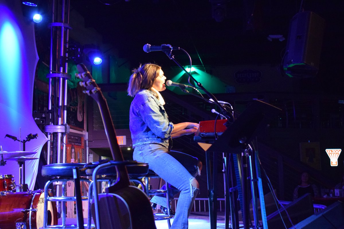 BackstageNash's tweet photo. Check out photos from #BackstageNashville with #DylanAltman, @marshallaltman, @RayStephenson, @abbya_music, @FaithAlexa25, and #MKNA at https://t.co/yQ6Ur35GMZ!
#NashvilleFun #NashvilleTN #TN #songwriter @3rdAndLindsley https://t.co/XWwKlaSL9b