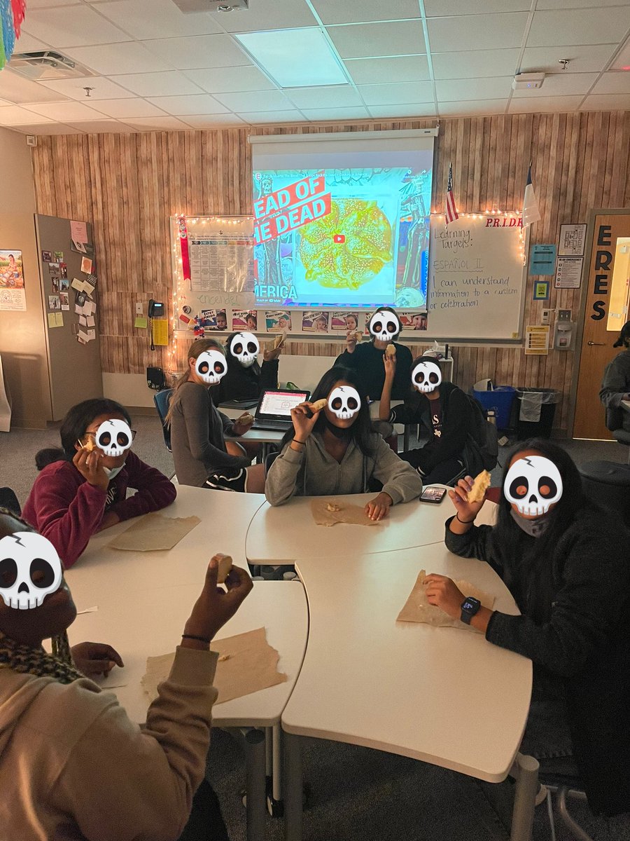 Wrapped up our Día de los Muertos celebrations with lots of visitors and some delicious pan de muerto!
#langchat #DiaDeMuertos #LaCatrina
<a href="/FISD_WL/">FISD World Languages</a> <a href="/Cen10WorldLang1/">@Cen10WorldLanguages</a>