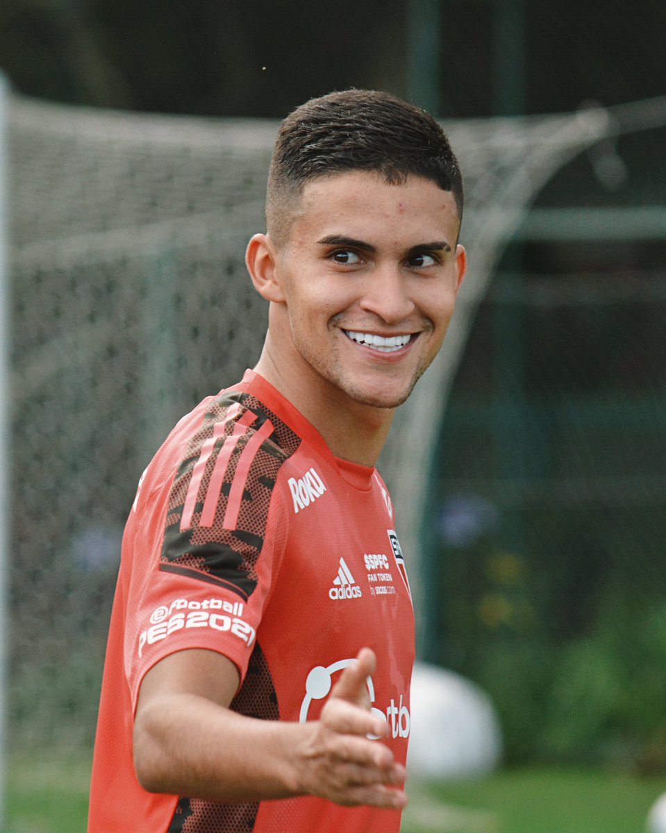SaoPauloFC's tweet photo. 😀🆕

Em recuperação de um entorse no tornozelo direito, Nestor participou do coletivo ao lado dos atletas que não atuaram os 90 minutos contra o Internacional.

🚆 A atividade contou com a presença do Sub-20.

#MadeInCotia
#VamosSãoPaulo 🇾🇪

📸 Erico Leonan https://t.co/7g0cxn5nVO
