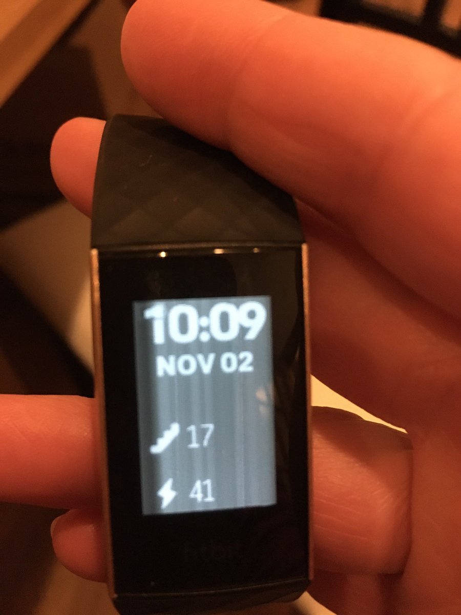 planet_maria's tweet photo. ⁦@FitbitSupport⁩ ⁦⁦@FitbitUK⁩ what’s happened to my Fitbit? 😳😟 I’ve tried resetting it but no change. Help! Please https://t.co/9UC1S65TGe