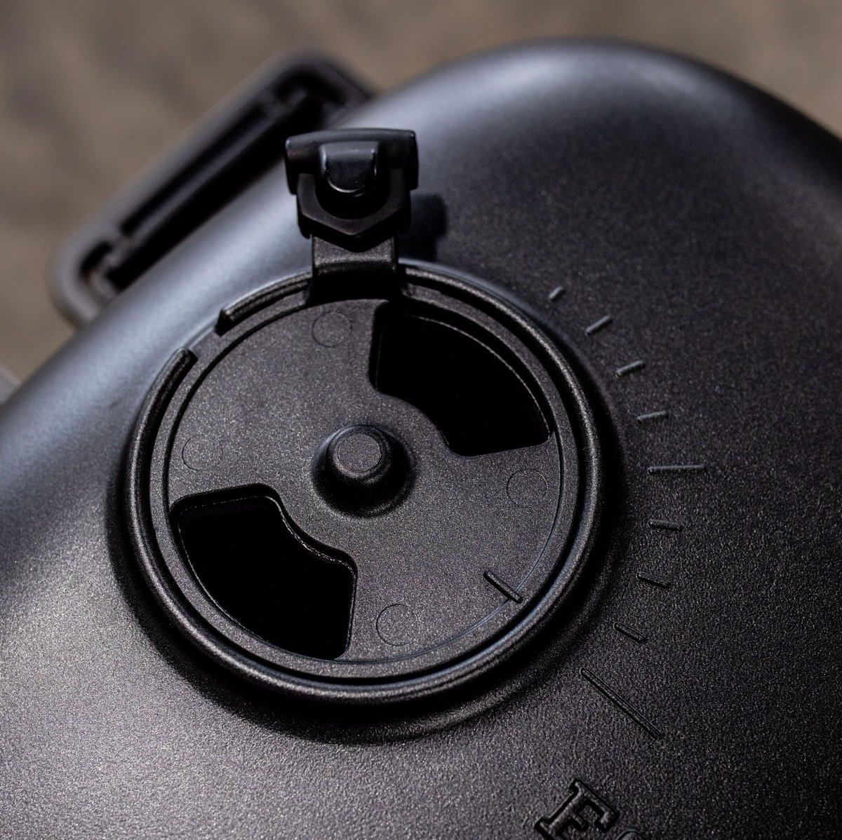 pkgrills's tweet photo. Radial top and bottom vents with easy access control levers will come in handy this #EatingSeason allowing you to adjust the internal temp of your #AllNewOriginal. Let us know how your bird turns out. 🦃 https://t.co/CyYyDDP9py