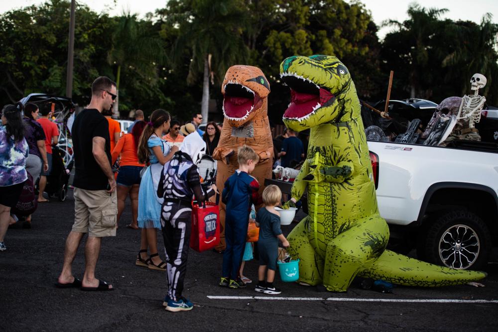 JointBasePHH's tweet photo. #ICYMI THE TRUNK OF TREATS spooktacular event hosted by the @15thWing on JBPHH ๐
#647CES #647ABG https://t.co/Bw8MFpBn2u