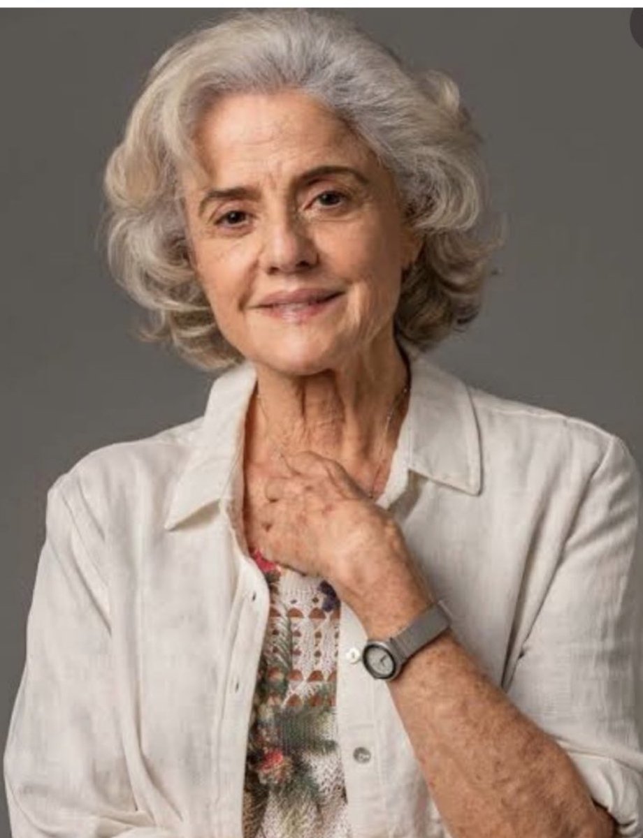 Parabéns Marieta, por tantos anos de entrega à arte. Obrigado por ter nos dado tanto durante todos esses anos. É Vida que segue !!!🌹🌹🌹❤️❤️❤️