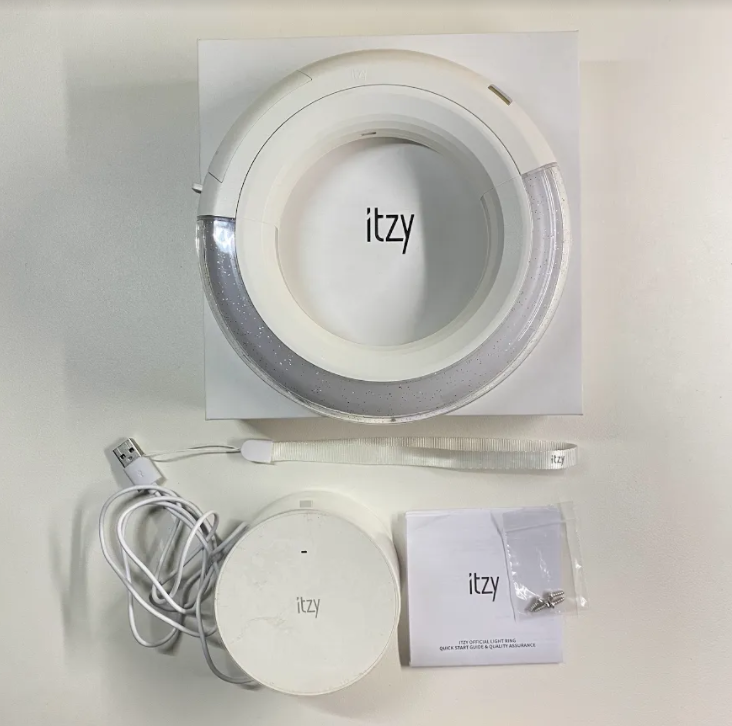 ddaengkart's tweet photo. ❥ wts lfb #diasells — ITZY light ring
» P2500; P2200 if payo
» inclusions: light ring - fully functional, light ring strap, cradle and screws, manual
» payo/3 days reservation
» read carrd before u transact ☻
» reply "mine" or dm to claim! https://t.co/6h1vGu2rQm
