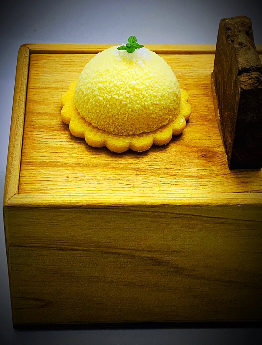 kboylechef's tweet image. Lemon,White Chocolate, Sea Salt, Lemon Thyme! #petitfour #sweetstofinish #toend @RestLadyAnne_