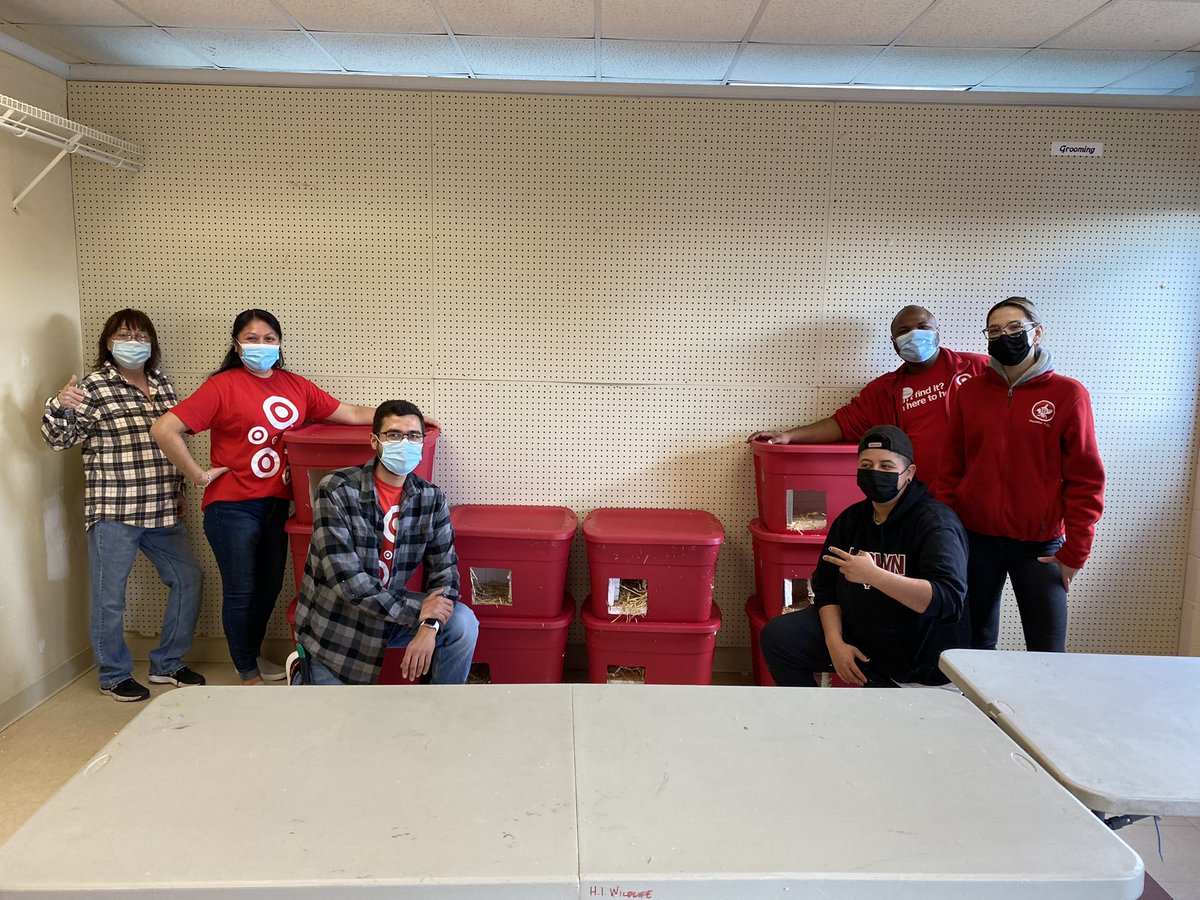 Styledby1913's tweet photo. Hosted my first volunteer event at the humane society today! #1913givesback #showupforyourcommunity https://t.co/7C1xxUaXyg
