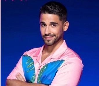 tvrealitys_'s tweet photo. Creéis que Miguel @MiguelFrigenti ha traicionado a Cristina y Luca ?? 

🔁 Sii, es un falso de mucho cuidado 
❤️ Para nada, es objetivo 

#SecretCuentaAtras8 #Secret3N https://t.co/Z5gFfGSuHM
