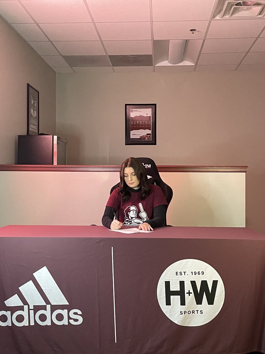 CUHesports's tweet photo. Welcome to the world of esports. 

✍🏼 Gabriella Defazioo 

Can’t wait to see Gabriella next year! https://t.co/DiOLqEnMBQ