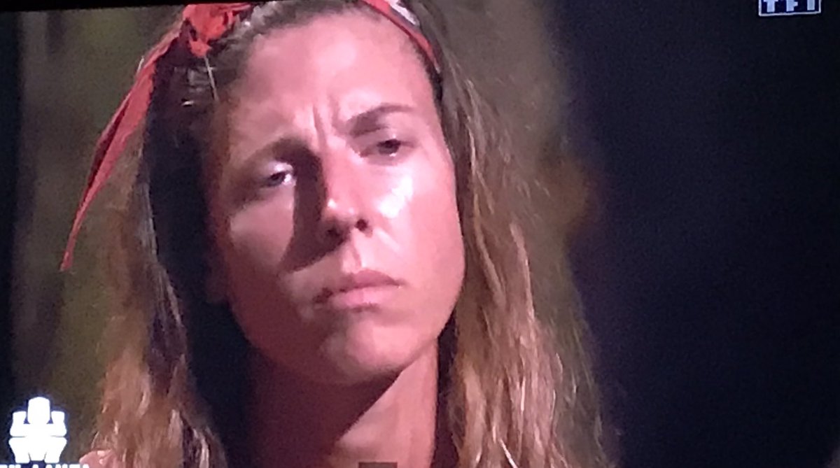 SoRoseOfficiel's tweet photo. J’ai pas de collier y’a quoi 😂😂
#KohLanta #KohLantaLaLegende 
#coupdepocker
#loic
#sam
#alix
#phil https://t.co/obaWumHqpY