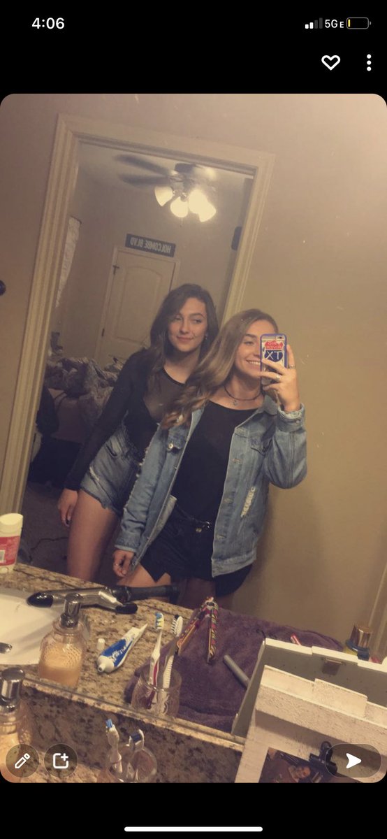 HumphriesAlli_'s tweet photo. HAPPY BIRTHDAY another one of my childhood and ADULTHOOD bestie!!! I am so thankful to celebrate another one of your birthday Anna banana!!! I can’t wait celebrate you!❤���❤️Oh and one last thing “you still have an imagination?”😂😂 https://t.co/UyScedGc9m