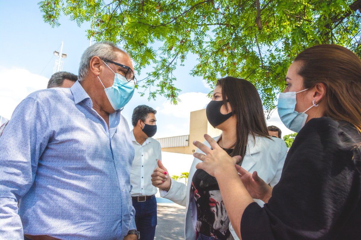 LegislaturaLR's tweet photo. 🎙️ "Agradezco al Gob. @QuintelaRicardo y al Mtro. @AdolfoScaglioni por la inmediatez de una respuesta. Las obras hídricas que se realizarán en la cabecera del Dpto. Arauco beneficiarán a las familias de los barrios Cooperativa 1,2,3; Bicentenario y 400 Viviendas", @Florelop https://t.co/aX08sgdlNo