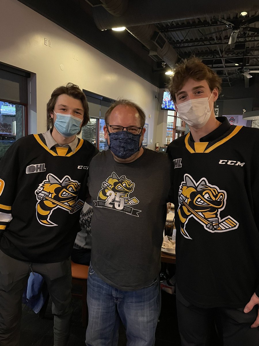 StingHockey's tweet photo. Hanging out at @bpsarnia tonight for Sting Serve You! 🍕 https://t.co/5xoNxAe6Fn
