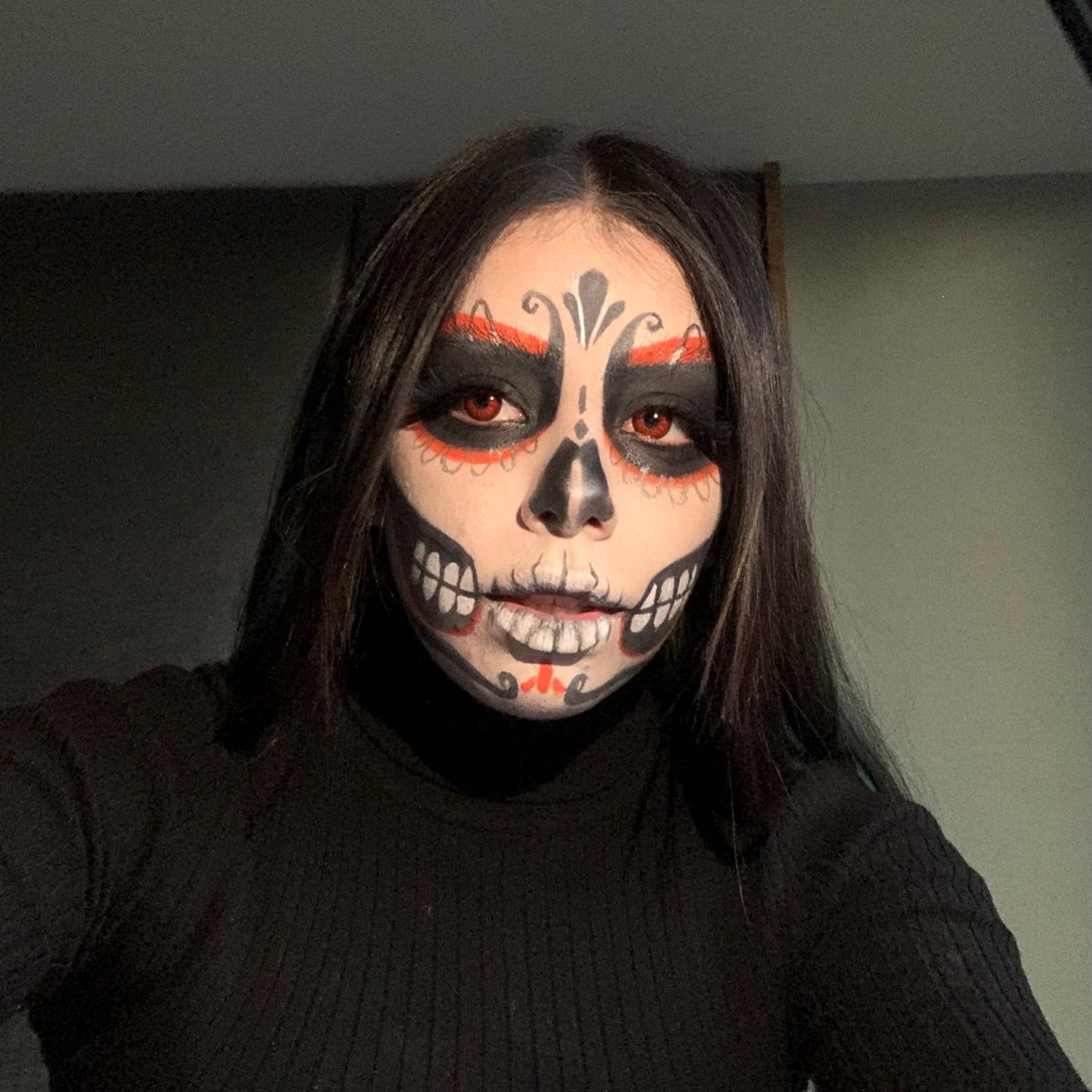 Ahrileth's tweet photo. Amigos salió maquillaje especial de @CODMobileLATAM y me inspire en la nueva skin que va a salir de Esqueleto💀
Del 1 al 10 cuanto me parezco? 😗✌️
#CODMS9 #CODLATAM #PESADILLA https://t.co/GEgC5ZimPs