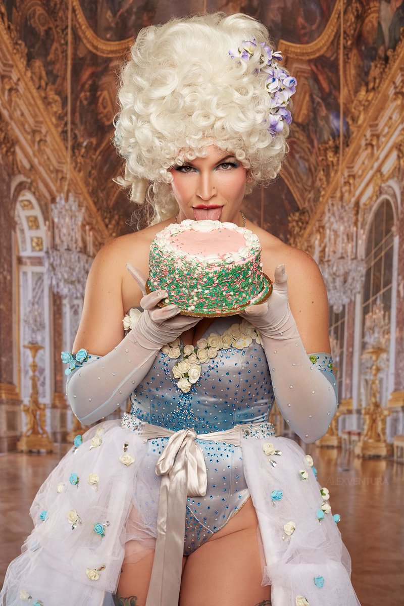 valexv84's tweet photo. Yes, there was cake. It's not a party until there's cake!

Model: Nikki Knockout
MUAH: Ashly Martinez
Location: Altered Visions Studio
Edited with NBP Retouch Tools

#portrait #houstonmodels #houstonmodel #htxmodel #strobist #ocf #offcameraflash #paulcbuff #nbpretouchtools #canon https://t.co/kCq0eLaz8O
