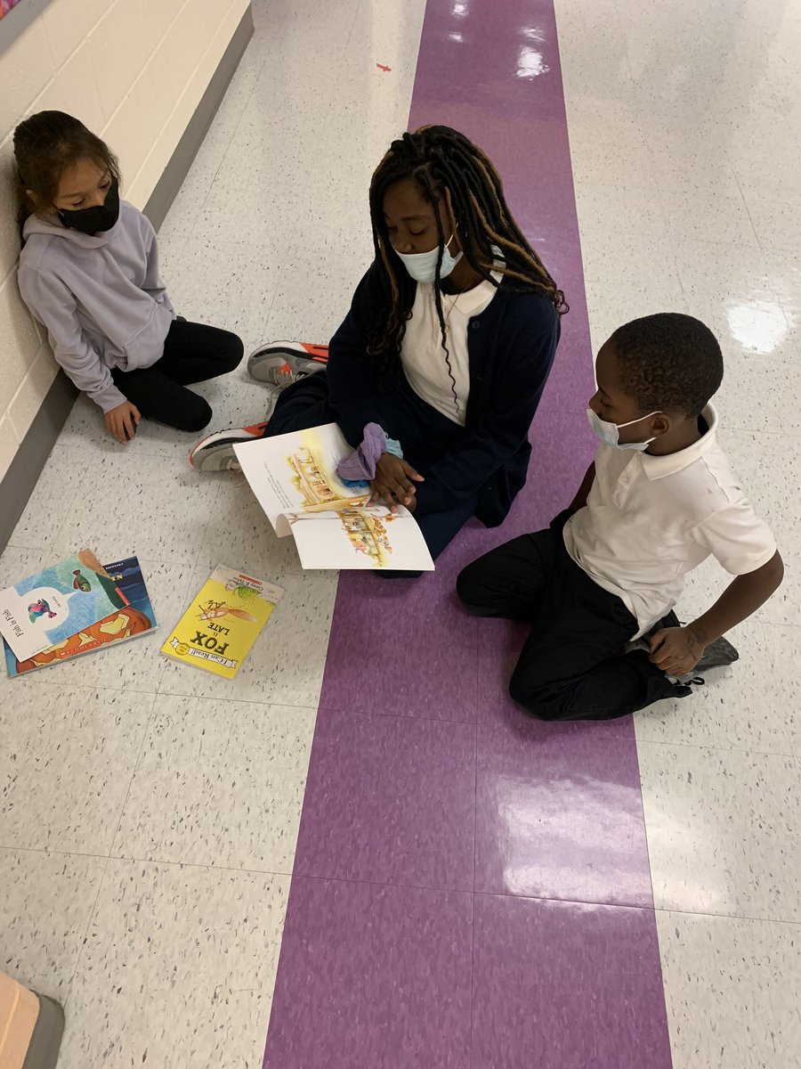 MsPieroth's tweet photo. Reading buddies was a success! Just listening to the authentic book talk between the 2nd and 7th graders was the most heart warming thing💜@crest_5 @CoachDeLoach1 @MsMedinaaaa @BinderTeaches @CDavis_BOLA @erin_thorne4 @APDavidArroyo https://t.co/eS6fe74FIq