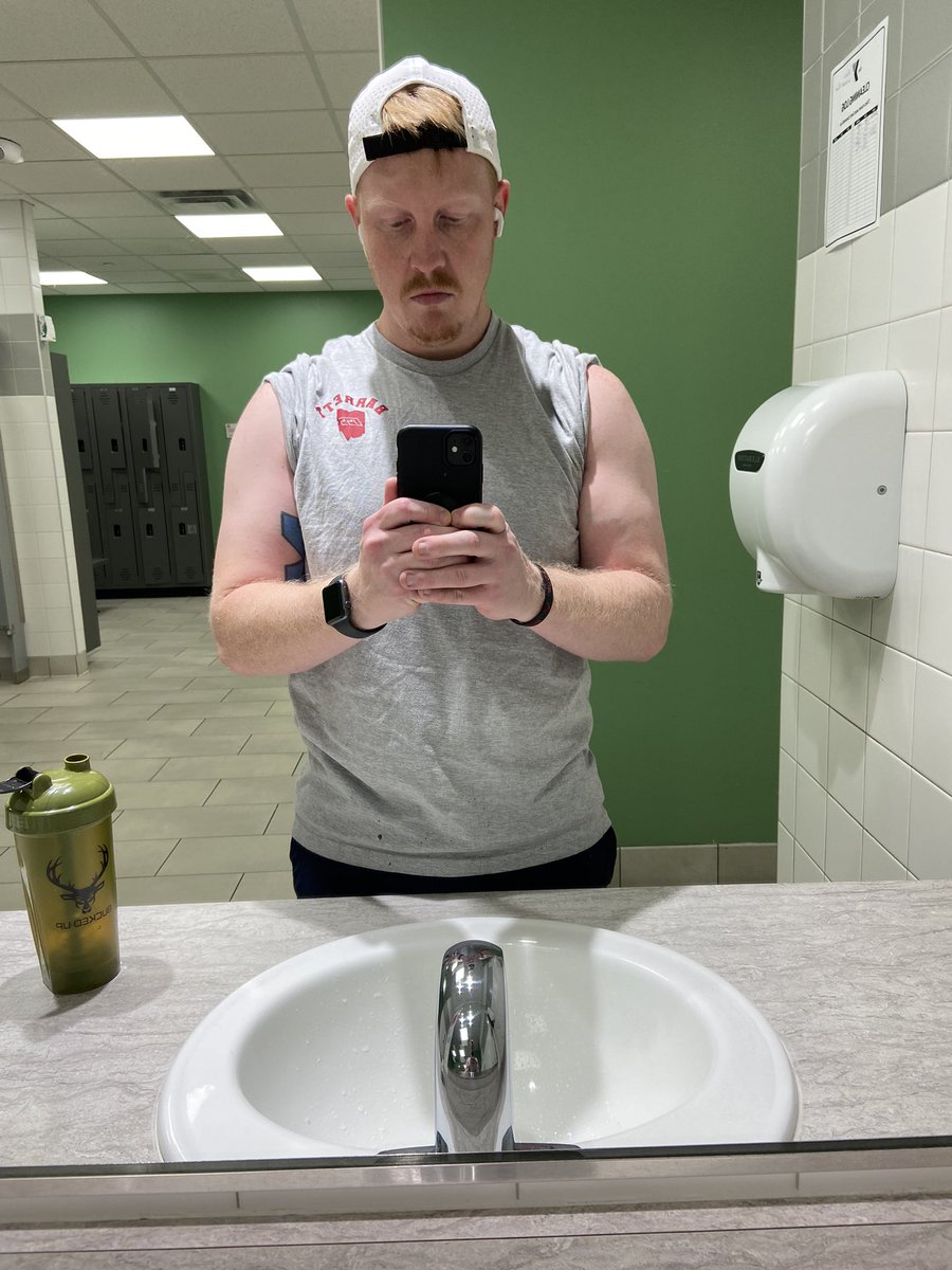 ItzTweed's tweet photo. Felt really good at the gym today and had an awesome arm pump. So good to be back in the gym. https://t.co/Sk5SpHOncm