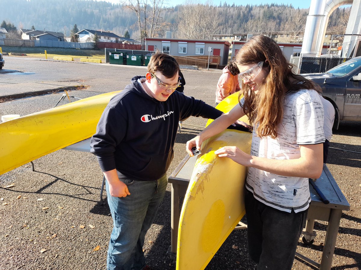 TurboTimmy57's tweet photo. Starting a canoe restoration project with @DeadPine57 seniors. Gunnels, seats, decals etc removed. Pressure washed and starting to sand the shell to create a rough surface for our gelcoat to adhere to. We'll keep ya posted as we go! @Stephymarie33 @SD57PG @SD57Indigenous https://t.co/8FJ0XU2GKv