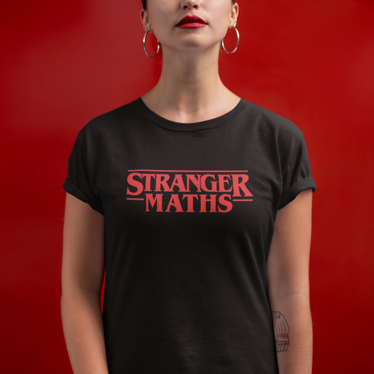 CamisetasExatas's tweet photo. 👕 Camiseta 👉 Stranger Maths [duas estampas] #camisetasdeexatas #StrangerMaths https://t.co/kQav9u8UcX