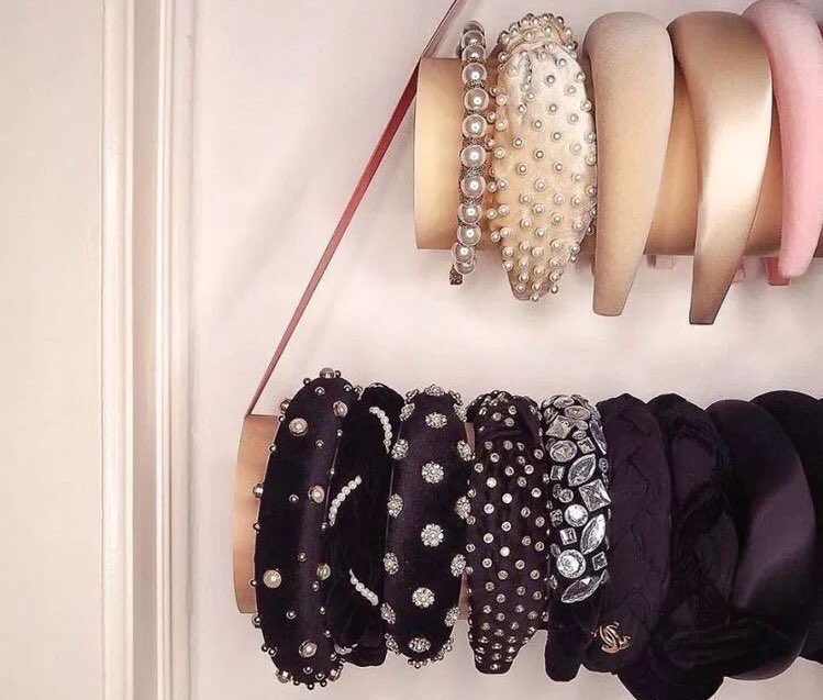 thinkerblerena's tweet photo. blair waldorf aesthetic https://t.co/U7dLuEjB1N