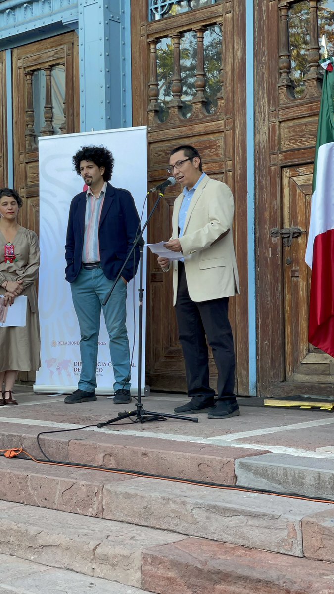 culturas_cl's tweet photo. Ministra @Consuelovaldesc asiste a la inauguración de la exposición “Día de muertos” en el Museo @artequin, de los artistas Marco Bautista Márquez (México) y Ángel Cristi Berrios (Chile). https://t.co/U2y6UY0dX6