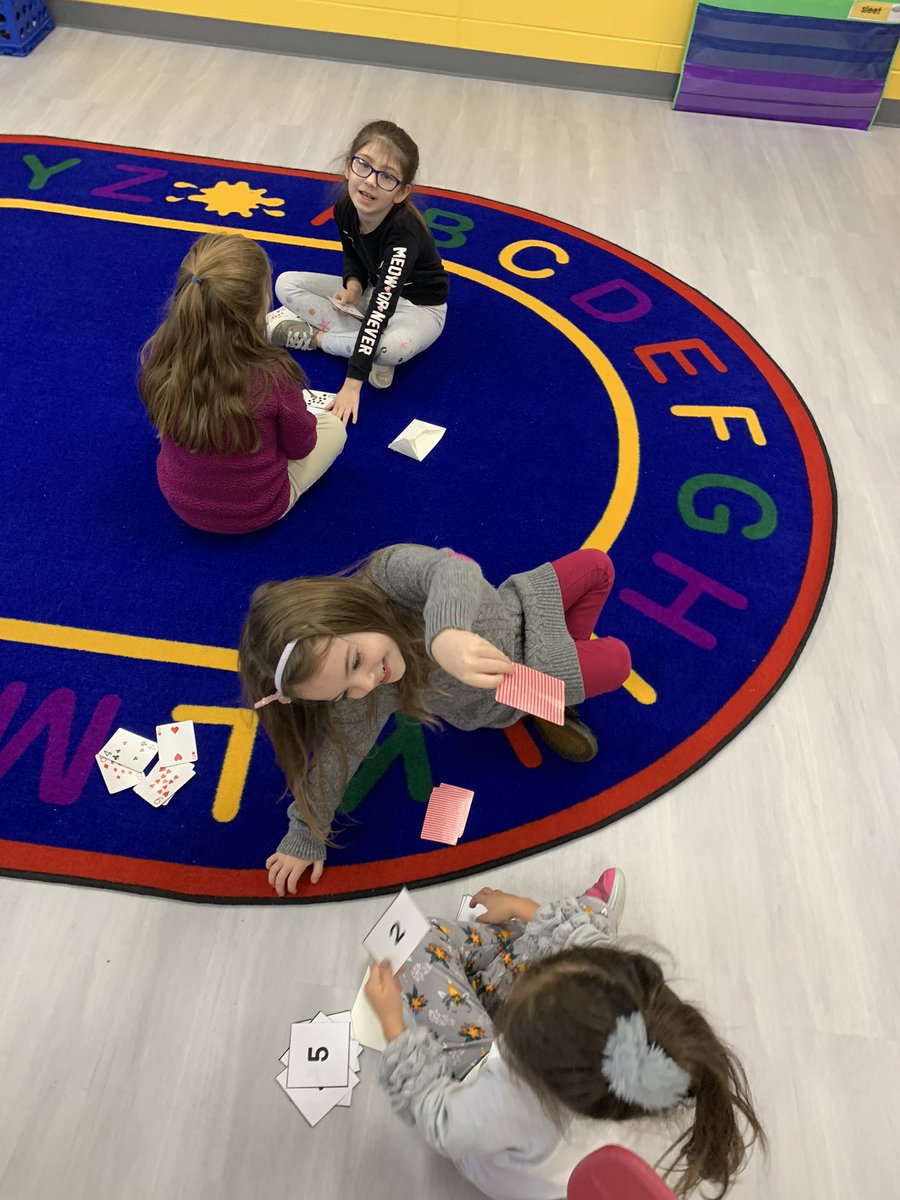 Comparing numbers in kindergarten! 
#otterlyAwesome <a href="/plainviewElem/">Plainview Elementary School</a> #excellenceIsInPlainview