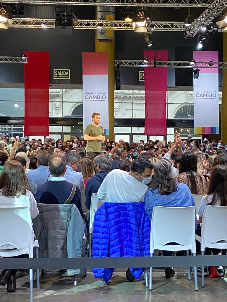AliciaBesada's tweet photo. Hoy en #PREDIO LA RURAL !! @baComuna_6 . ESCUCHANDO LAS PROPUESTAS DE LOS CANDIDATOS !! @marceiambrich @ivoiambrich @Gerar_Ayerbe78 @SebastianLoreto #MONYFREDA @ballan_federico @danielmattioli https://t.co/WqavbdegQS