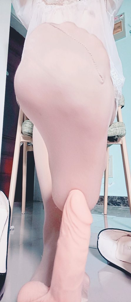 sama22322408's tweet photo. 像你这种小废物🖤能被祖宗管理不就是最幸福的事情吗🖤嗯？明明已经发情到不行了🖤却连勃起的资格都没有🖤现在已经明白自己劣质的抖m早泄废物臭屌不配勃起了？🖤光是闻着祖宗的脚丫就已经爽到不行了吧🖤tui~真是下贱呢🖤一辈子被祖宗管理着🖤被当成傻逼废物就好了🖤 #贞操锁 ＃锁奴 ＃射精管理 https://t.co/x6dwxttbyh