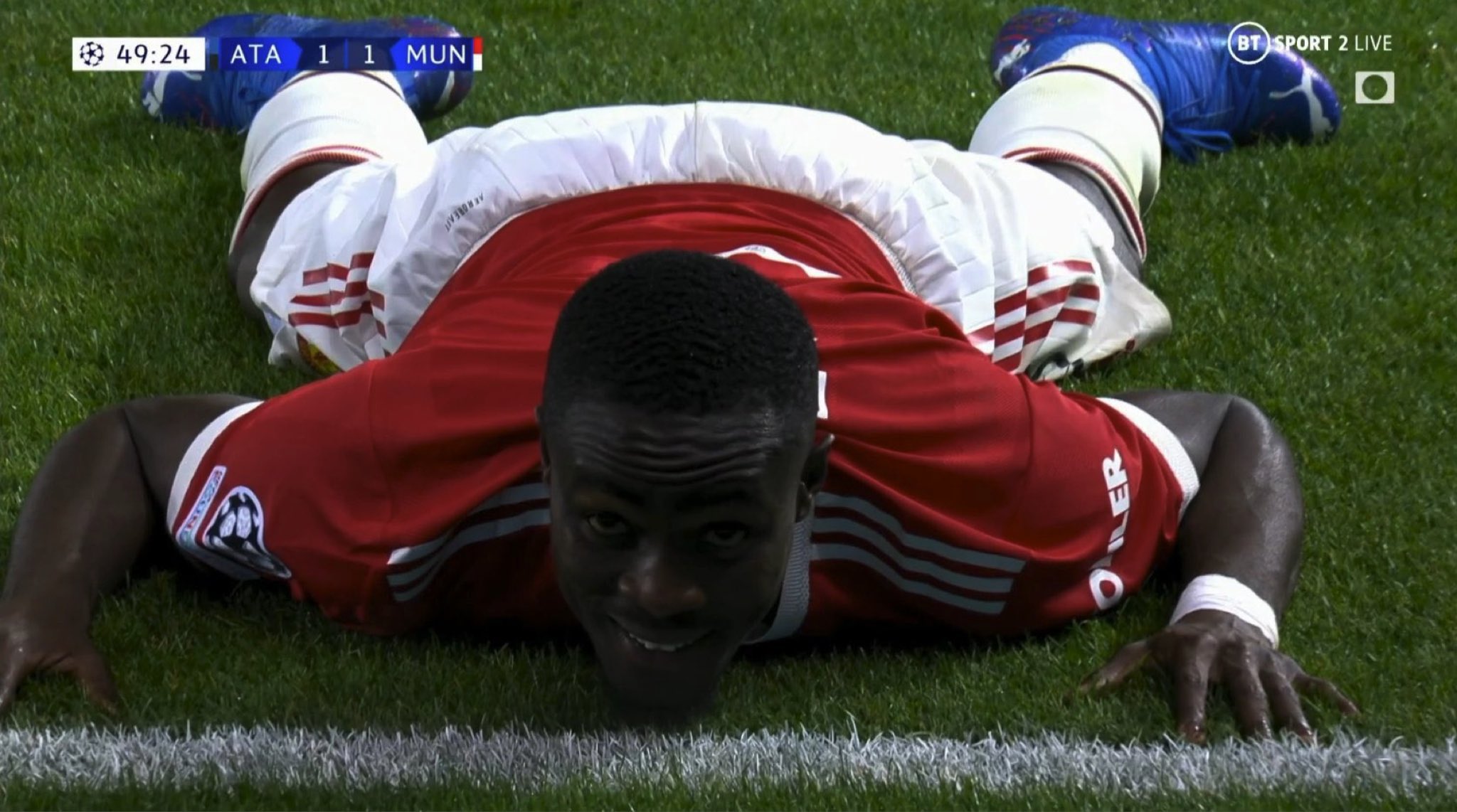 FDOXJmwWEAAKlbT?format=jpg&name=large