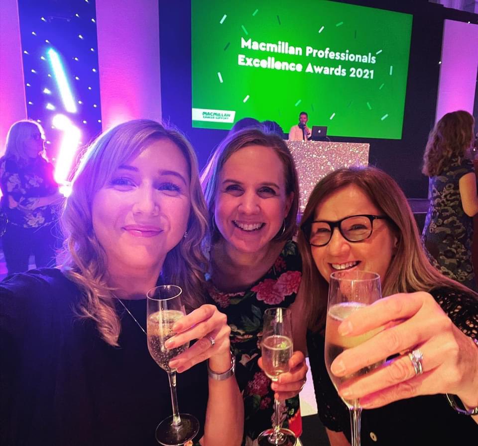 What a night…sharing a table with the hilariously entertaining <a href="/RB_Official/">Richard Blackwood</a> and topped by winning <a href="/macmillancancer/">Macmillan Cancer Support</a> award with my super <a href="/Ldn_Ambulance/">London Ambulance Service</a> EoLC team (including a much missed  <a href="/caroline_ph888/">Caroline Phillips</a>) 🥂🏆😆🍾