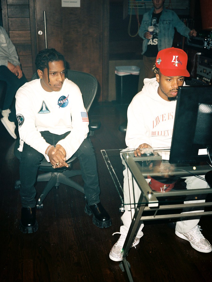 MetroBoomin's tweet photo. 🔥💥☄️ 🔥💥☄️ 🔥💥☄️ https://t.co/VJ2ZqbYCUP