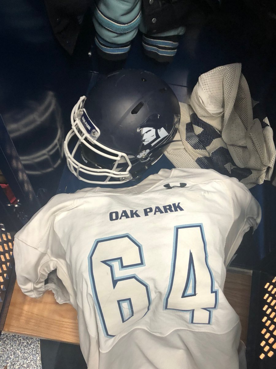 LeedsTrey's tweet photo. To say that I will miss football is an understatement, but time keeps going. I know that Friday was the last time suiting up, but now it’s on to the next chapter. 💙 #forthefamily #64out https://t.co/4CyuXRhfsM