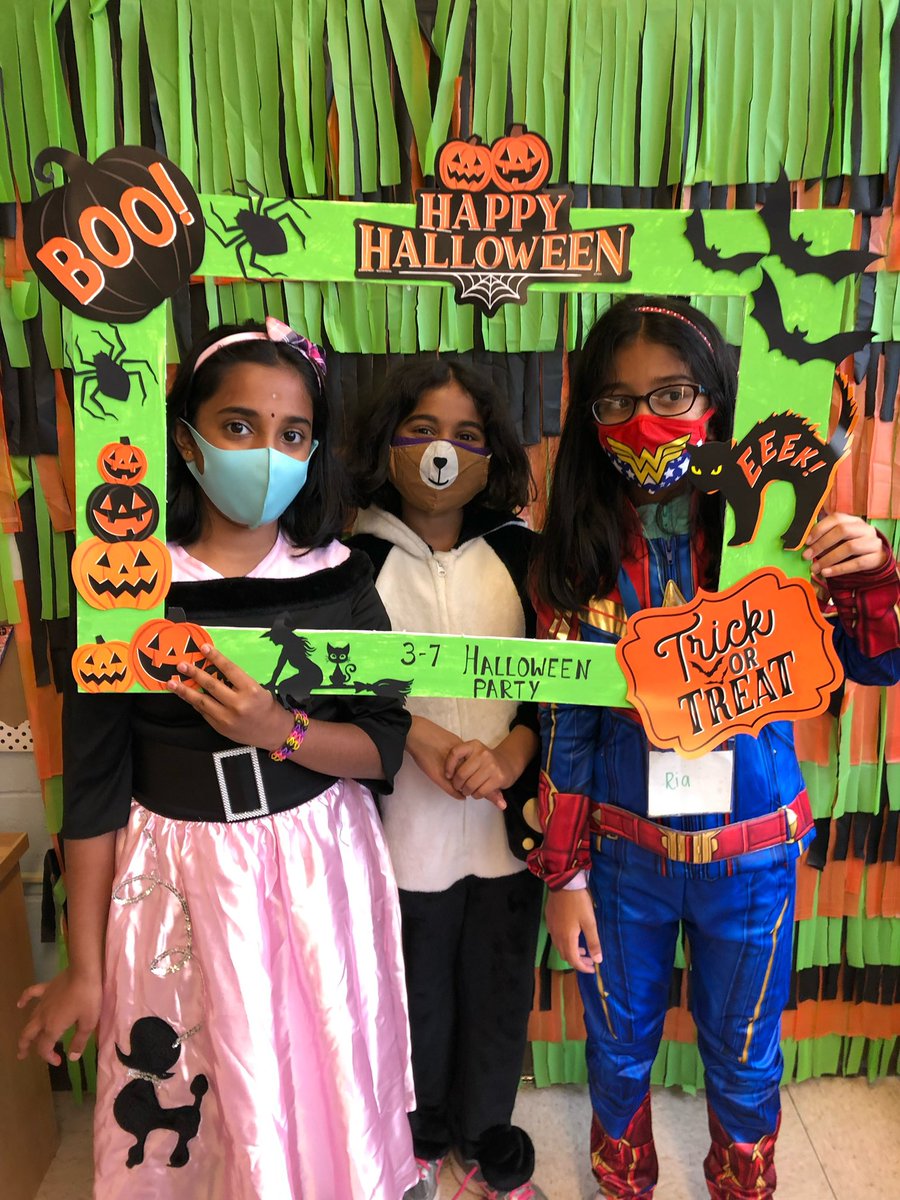I can’t thank our class parents enough for helping out &amp; making our Halloween party so fun and engaging! Students took photos in our Halloween photo booth, played ghost bowling and even created DIY pumpkins!🎃🧡 <a href="/JMI_Edison/">JMI</a> #jmiknights