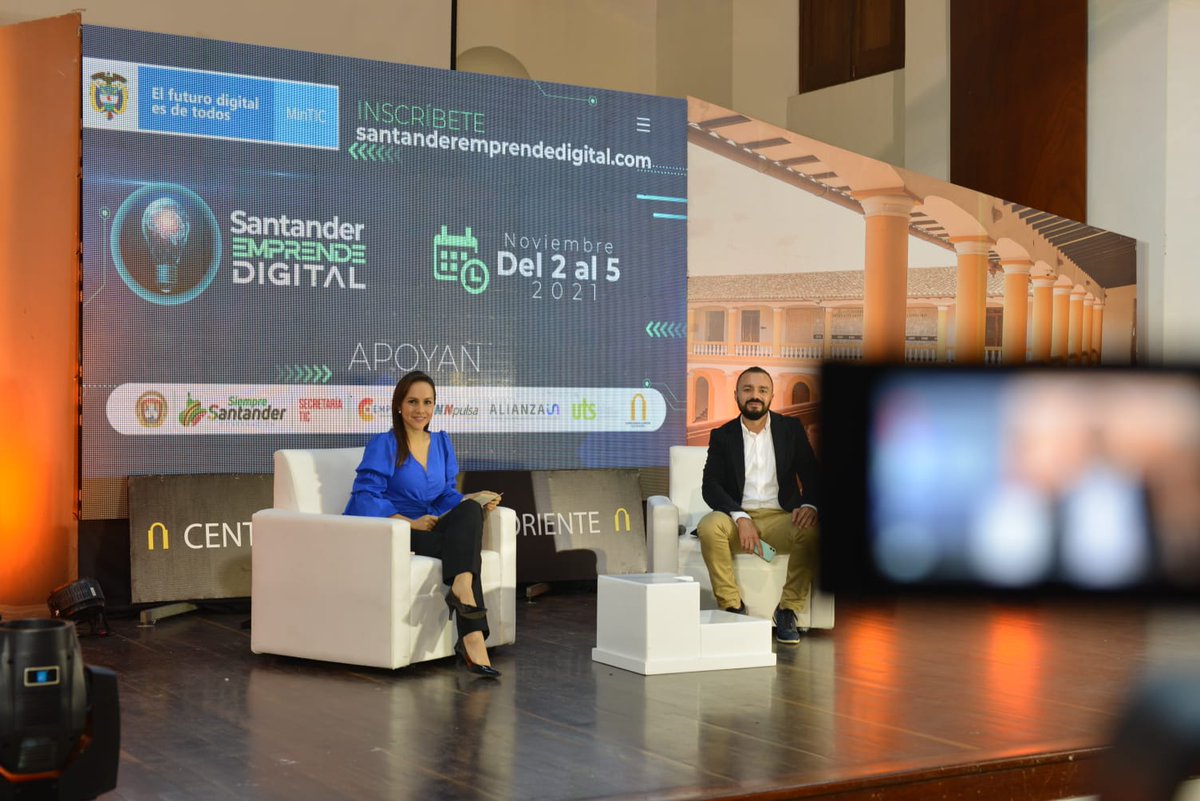 Se realizó la instalación de #SantanderEmprendeDigital💡 una estrategia liderada por la Secretaría Tic departamental, que impulsará la activación económica de la región y beneficiará a más de 4 mil santandereanos inscritos, que recibirán formación en economía y marketing digital.