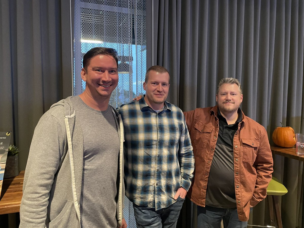 CinciSusieD's tweet photo. Thank you One Plus for an amazing Top Golf roadshow event!!! @k_simp72 @pastorius11 @TerenceGlover1 https://t.co/9EzfE7RGxc
