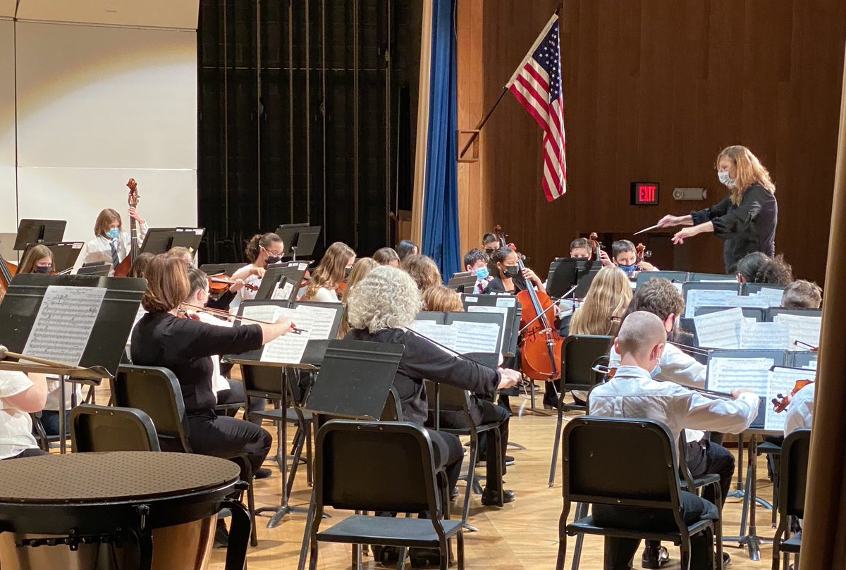 WGFineArts's tweet photo. 7th Grade Orchestra & 8th Grade Orchestra at #StringFest directed by Mrs. Emerson. First concert of the season! ๐ถ๐ป #ArtsEdIsEssential #WildcatPride @WestGeneseeCSD @CamillusMiddle @BernerTracy @MrsCheney @maggiemercer64 https://t.co/2VnDn2H9Pg