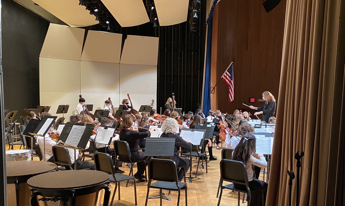 WGFineArts's tweet photo. 7th Grade Orchestra & 8th Grade Orchestra at #StringFest directed by Mrs. Emerson. First concert of the season! ๐ถ๐ป #ArtsEdIsEssential #WildcatPride @WestGeneseeCSD @CamillusMiddle @BernerTracy @MrsCheney @maggiemercer64 https://t.co/2VnDn2H9Pg