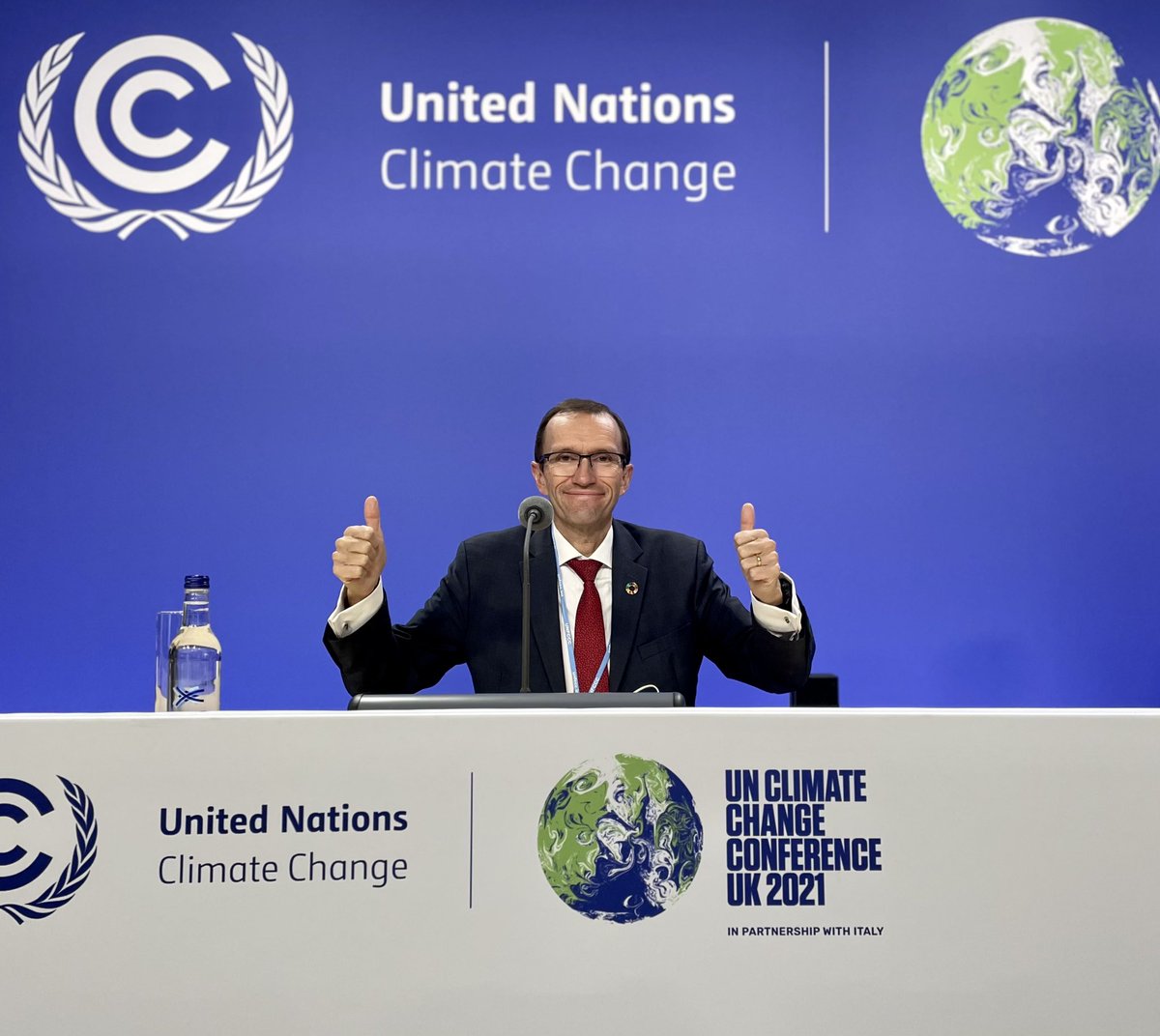 EspenBarthEide's tweet photo. A good second day at @COP26! Today, we saw a landmark pledge on ending deforestation, signed by states representing 87% of the world’s forests, and an equally crucial commitment to reducing methane emissions by 30%. Long way yet to go, but these two should be celebrated. 👍🏼👍🏼🌎🇺🇳 https://t.co/66M5ptKZgk