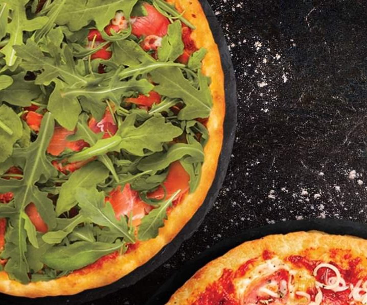 ivanamp1's tweet photo. @PizzaPizzaLtd this is the gourmet Arugula and Prosciuto pizza I received today...really? Arugula? Doesn't look anything like your add. Chicken sandwich we ordered was off so played it safe and threw it out. #terriblequality #pizzapizza #falseadvertising #buyerbeware https://t.co/tNRpWIeTbA