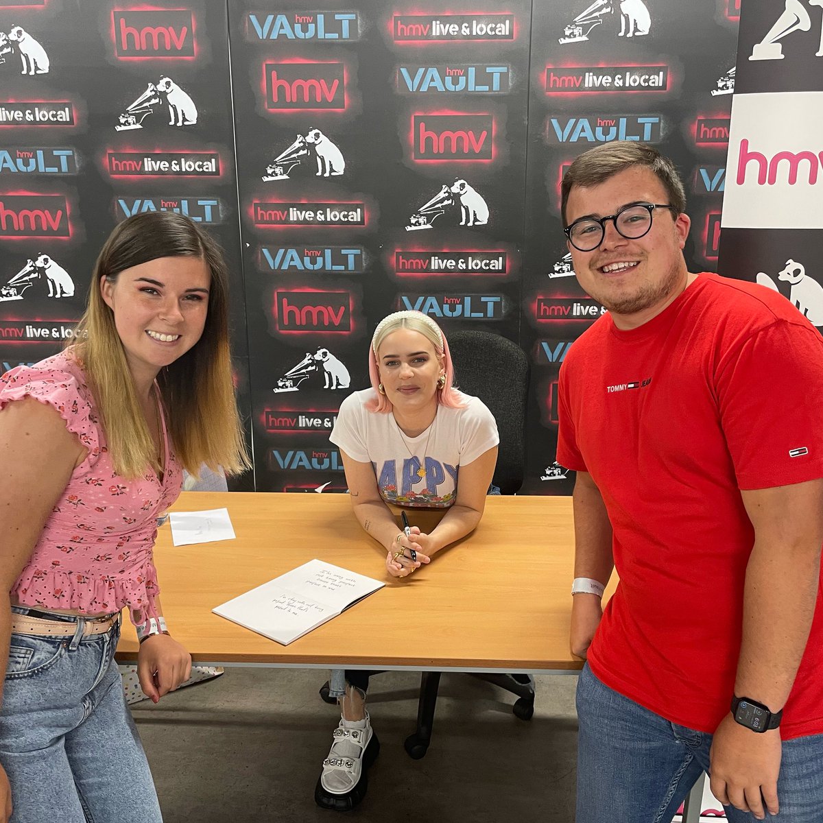 SarahJohn1998's tweet photo. Happy 3rd Birthday to my favourite song✨😍 This song has helped me more than you’ll ever know! So proud to have this tattooed in your handwriting on me forever @AnneMarie 🌺🌺 #PerfectToMe #annemarie https://t.co/RDFBHHOTjW