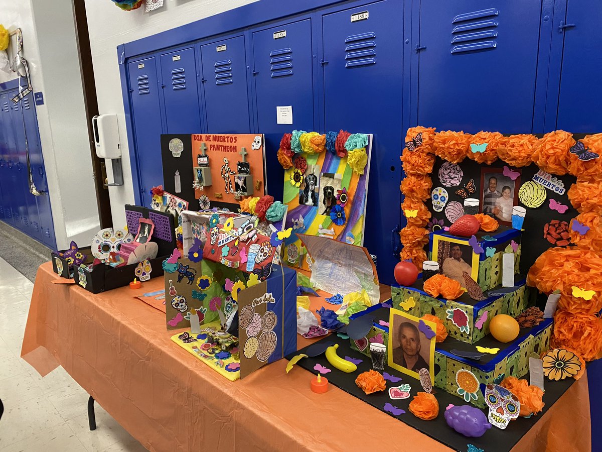 bobbyguercio's tweet photo. @BridgeSchool2 hosted a #DiaDeLosMuertos student art exhibit.  Amazing to see the response to celebrating culture in our community! @CPSN1Chief @ChiPubSchools @Network1CPS https://t.co/enpAVntXlj