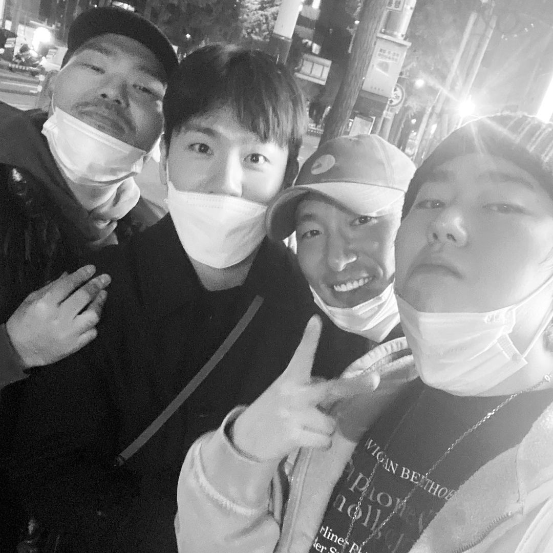 Zico_Square's tweet photo. 잘살구있구..🥲

#지코 #우지호 https://t.co/TaNR9gtG3C