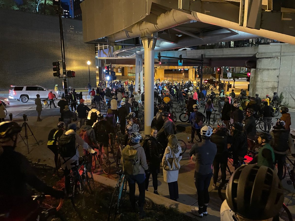 streetsblogchi's tweet photo. The ghost bike memorial installation and vigil for fallen cyclist Adé Hogue is taking place now at the northeast corner of Grand Ave., DLSD, and the Lakefront Trail. Hundreds of people have showed up to honor Hogue. Photos: @stevevance.
Background:
https://t.co/slEYO1mbMV https://t.co/fh020sFXzr