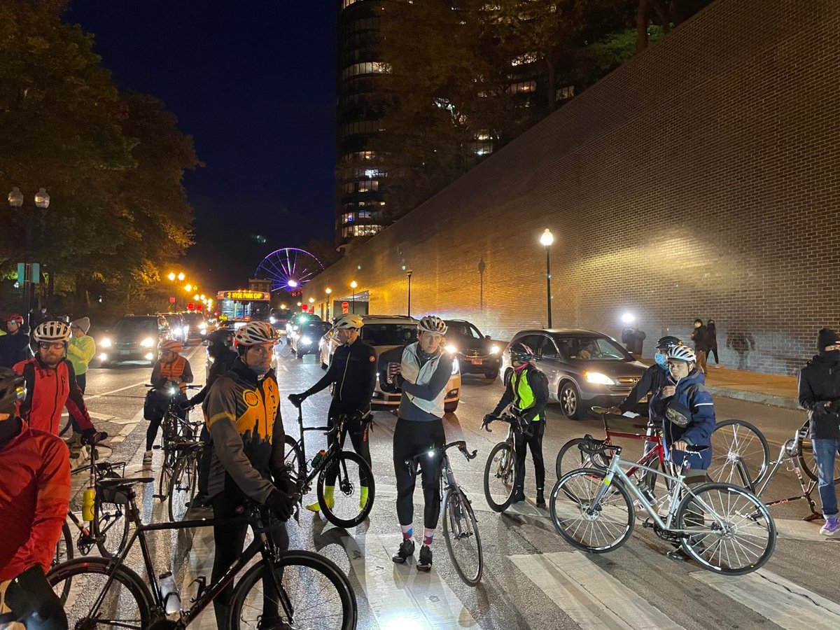 streetsblogchi's tweet photo. The ghost bike memorial installation and vigil for fallen cyclist Adé Hogue is taking place now at the northeast corner of Grand Ave., DLSD, and the Lakefront Trail. Hundreds of people have showed up to honor Hogue. Photos: @stevevance.
Background:
https://t.co/slEYO1mbMV https://t.co/fh020sFXzr