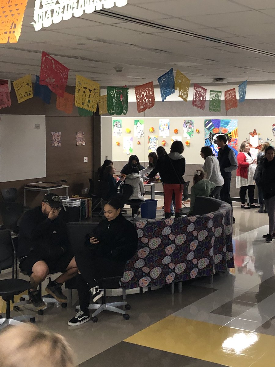 gmsnelsonart's tweet photo. 6th annual Dia de los Muertos @Griffin_MS https://t.co/lGQM8QDJOl
