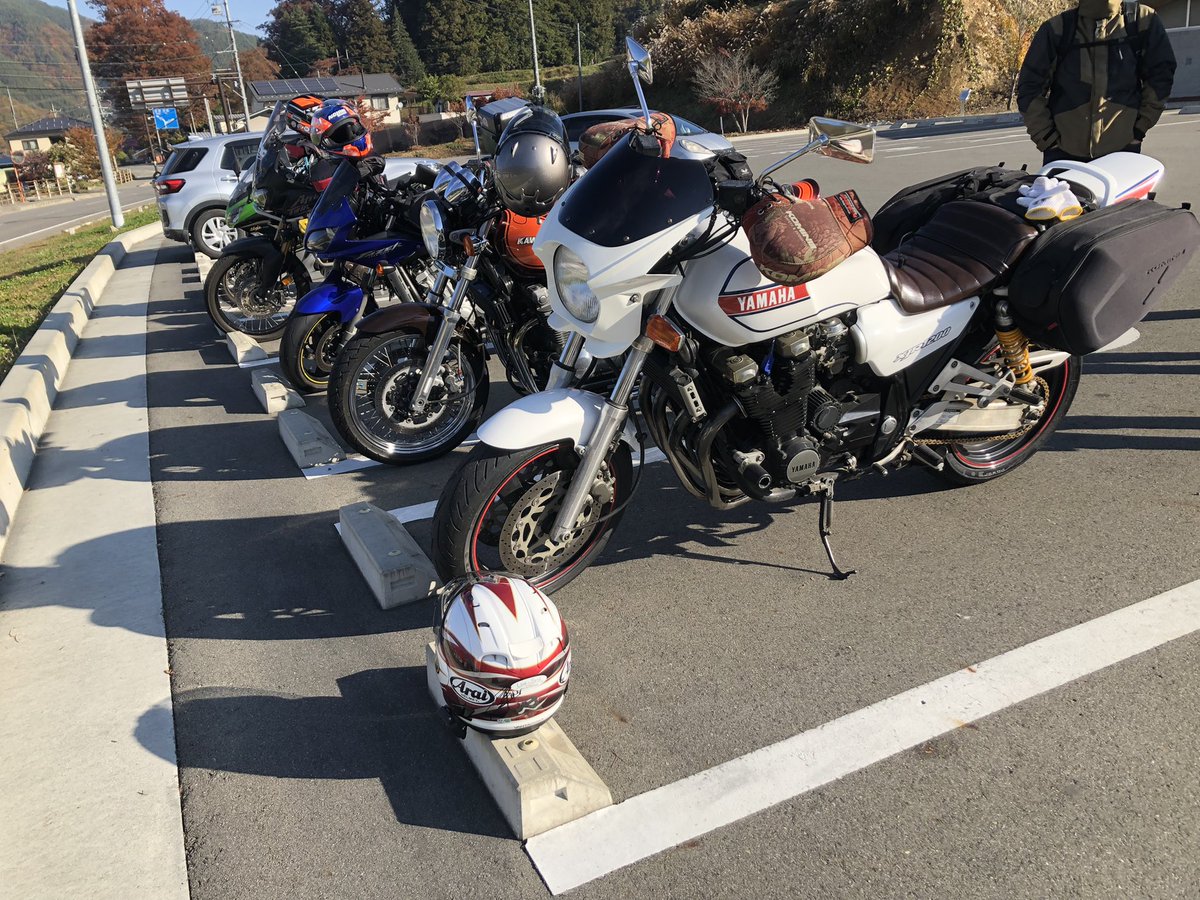 da_0819's tweet photo. ツーリング♪
#xjr1200 #ゼファー1100 #fzs1000
#アフリカツイン　#ニンジャ400 https://t.co/Pq082V7JCb