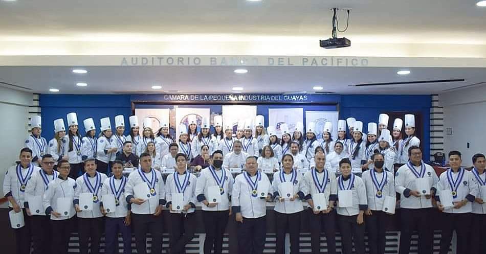 XVI promoción de Academia Culinaria del Pacífico <a href="/acpecuador_/">Academia Culinaria del Pacífico</a> y vamos por más! 🙌🏻💙🎓🥂

#SomosACP